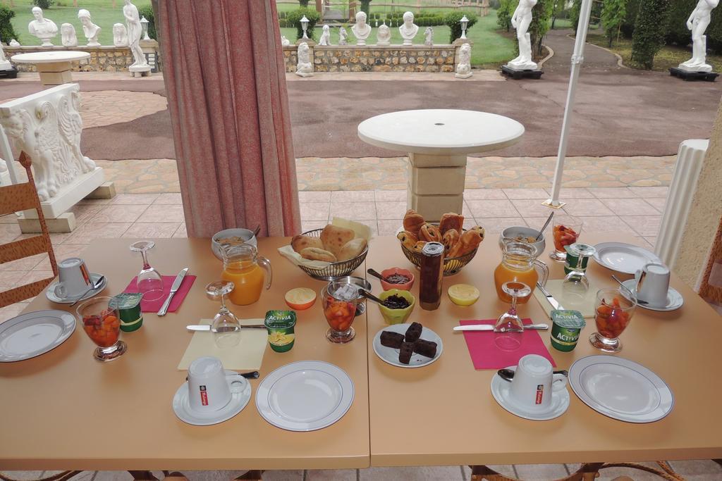 Le Manoir De Goliath Apartment Toutainville Bagian luar foto