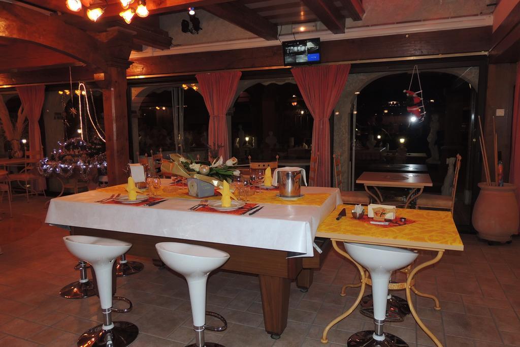 Le Manoir De Goliath Apartment Toutainville Bagian luar foto