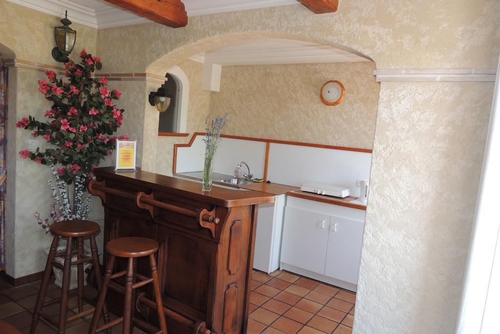 Le Manoir De Goliath Apartment Toutainville Ruang foto