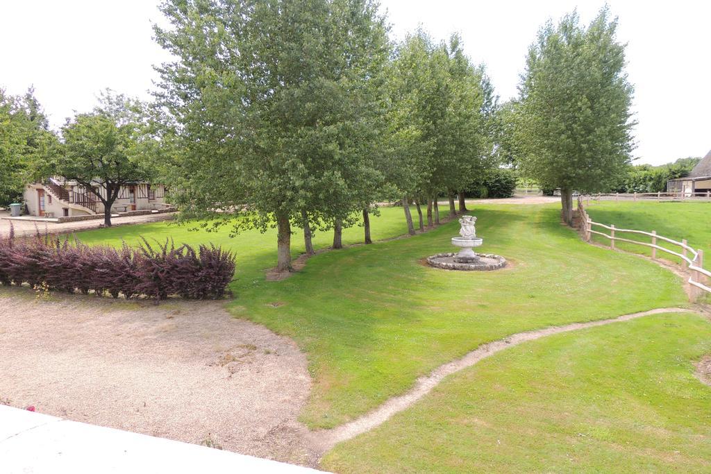 Le Manoir De Goliath Apartment Toutainville Bagian luar foto