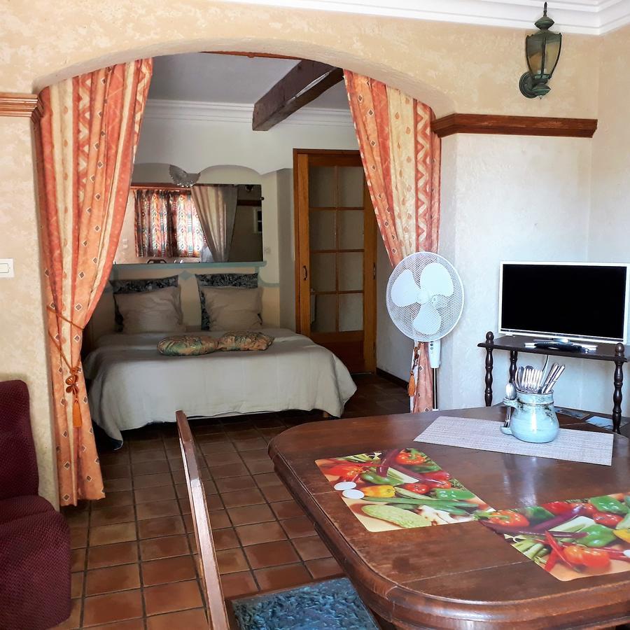 Le Manoir De Goliath Apartment Toutainville Bagian luar foto